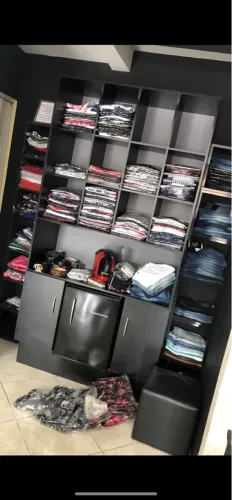 Armário Expositor Prateleira nichos para loja de roupas