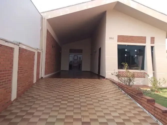 Aluga-se Casa  no Centro de Itapetinninga