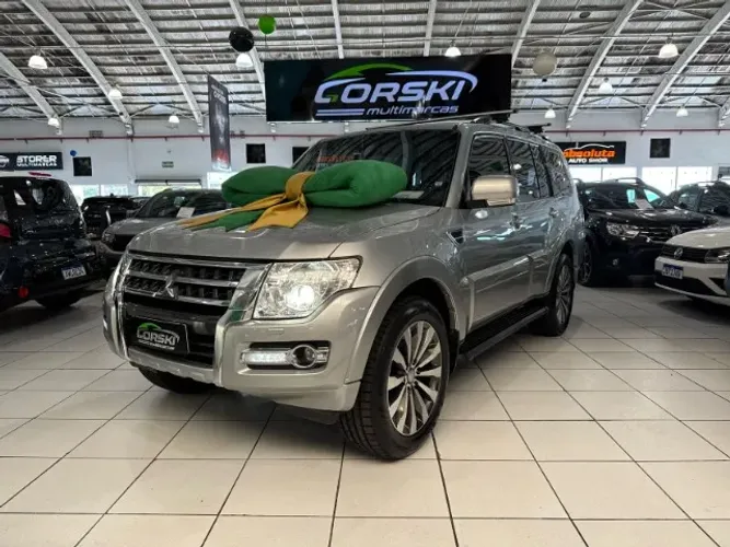 Pajero Full HPE 3.2 4x4 Diesel Aut. 7 Lugares 105 Mil Km 2020