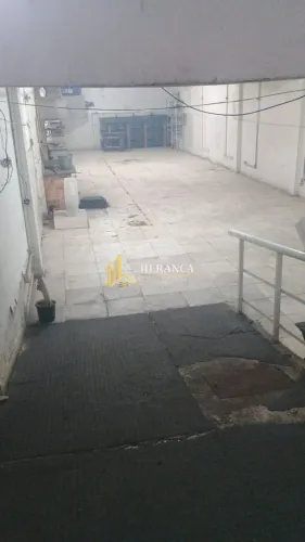 Excelente Oportunidade Comercial em Cascadura Loja + Galpão com 177m²