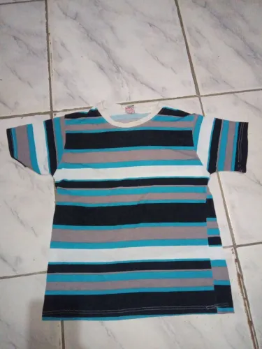 Camiseta listrada infantil