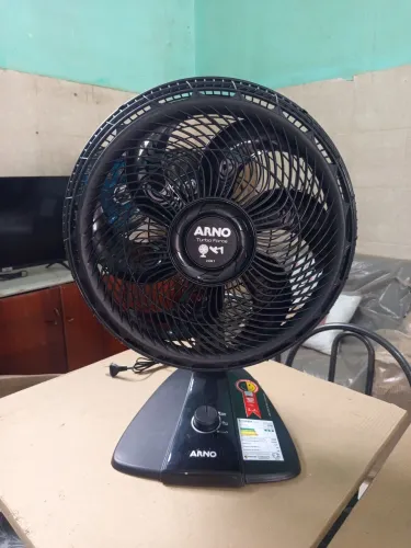 Ventilador Arno Turbo Force 40cm 2 em 1 mesa e parede novos. 