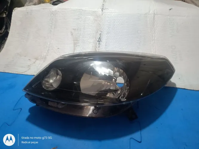 Farol Sandero 2008 a 2013 máscara negra