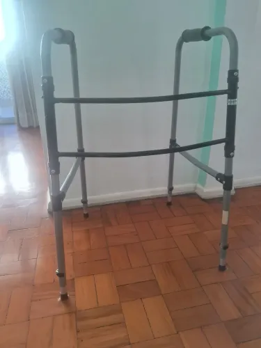 Andador de alumínio 