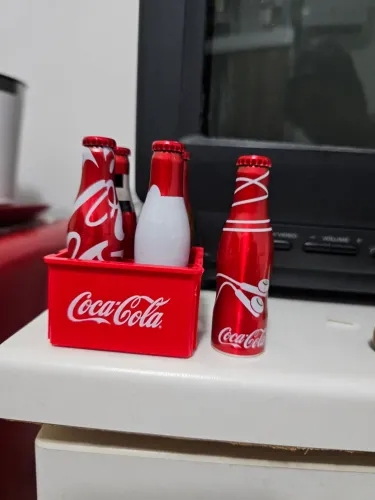 Miniaturas de Coca-Cola em alumínio