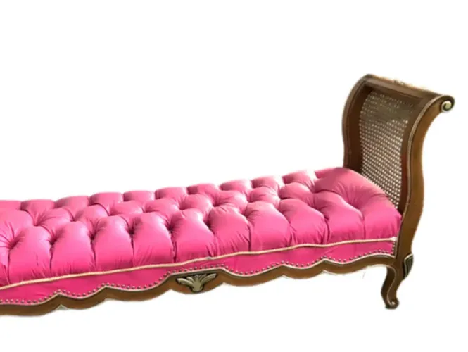 Namoradeira/ Recamier de Madeira Rosa detalhes Dourados 