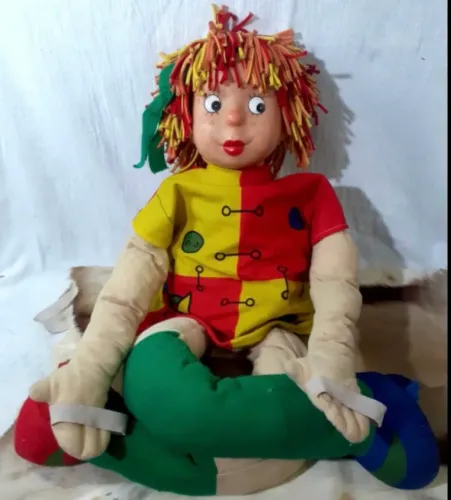 Boneca Emília do sítio do pica pau amarelo 2001 de 1 metro e 10 cm - baby brink