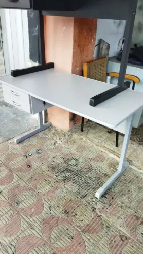 Birô 1.20 x 0,60 com duas gavetas R$390,00
