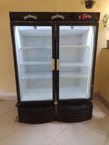Vendo ou troco Expositora de bebidas 2 portas