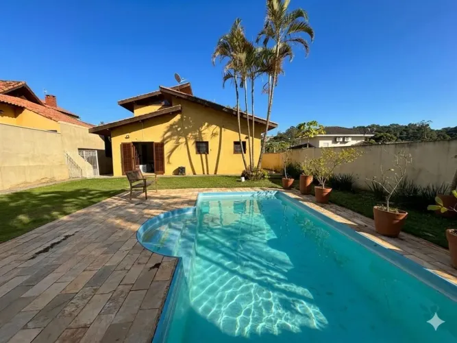Casa à venda no condomínio Nova Higienópolis - Granja Viana