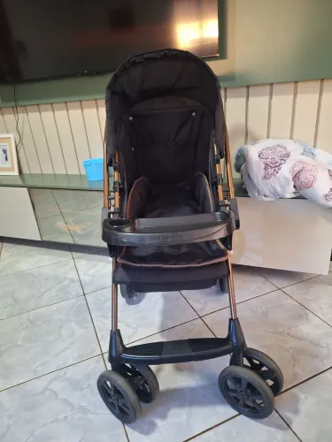 Carrinho de Bebê Galzerano Dobrável - Excelente Estado
