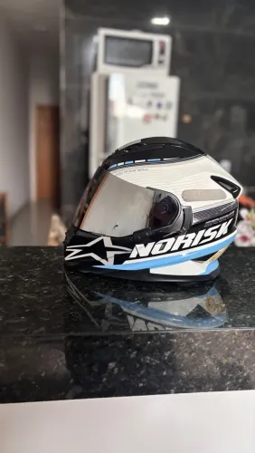 Capacete Norisk Argentina - R$ 850