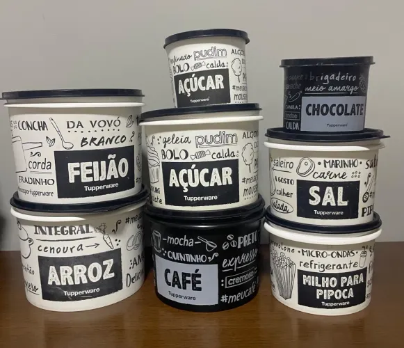 Conjunto com 8 potes para mantimentos Tupperware
