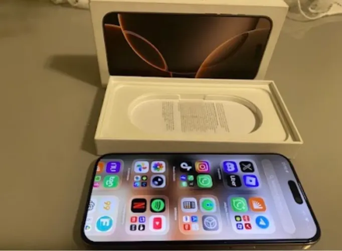 iPhone 16 Pro Max 256 GB Dourado - Estado de Novo | Sem Riscos