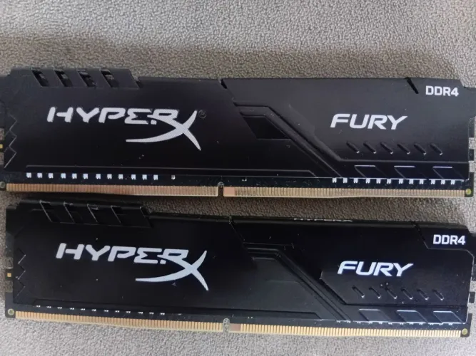 Duas memórias para desktop, 4gb e 8gb 2666Mhz