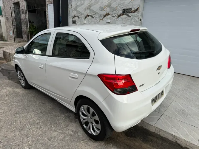 Chevrolet Onix Hatch LS 1.0 8V Flex Power Mec. 4P 2016