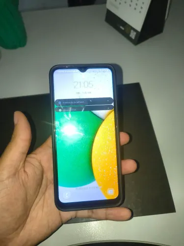 A03 estado de novo 32gb pode botar cartão de memória até 1tb que ele suporta tranquilo