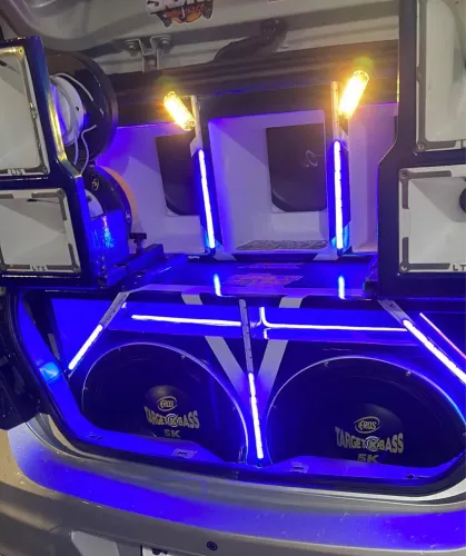 Som automotivo completo.