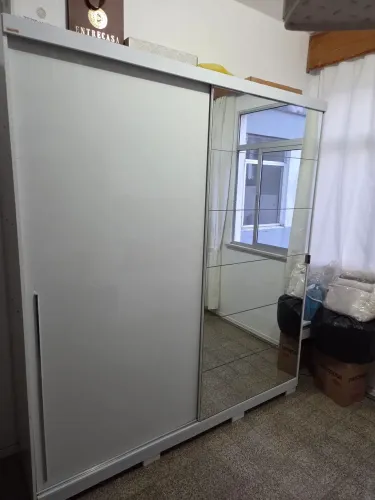 Guarda-Roupa Kaperbberg em MDF, Semi-Novo
