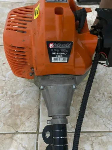 Roçadeira motor feito a 3 meses