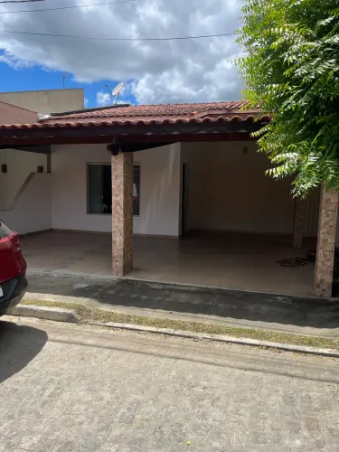 Cada 2/4 mobiliada na Artemia Pires
