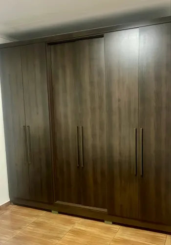 Guarda roupa 6 portas