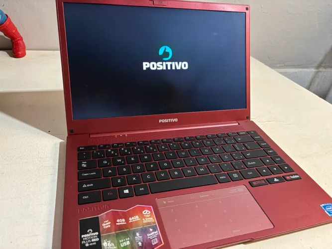 Notebook Positivo Motion (Vinho)