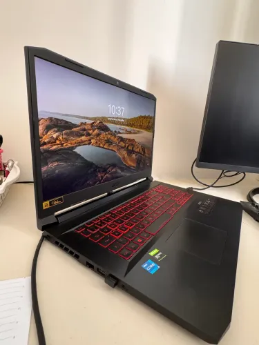 Vendo Acer Nitro 5 AN517-54, notebook gamer potente
