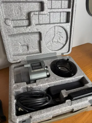 Aputure Amaran 60d + Softbox Light Box 4545 + Grip + Case