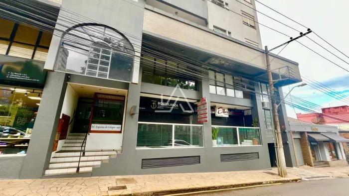 SALA COMERCIAL A VENDA NO EDIFICIO ESQUINA DO COLEGIO