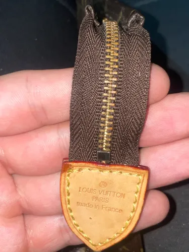 Vendo carteira original da Louis Vuitton, estampa Monogram clássica.