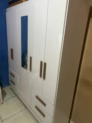 Vende-se guarda roupa