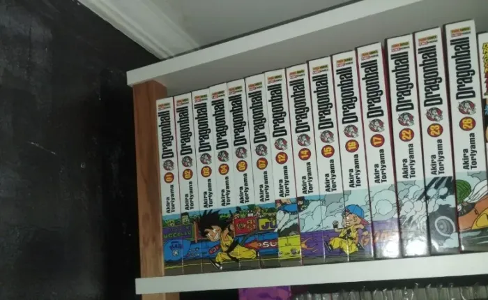 Mangás Dragon Ball Edição Definitiva vols. 1 a 5, 7, 12, 14 a 17, 22, 23 e 26