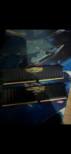 Memória RAM DDR4 16GB