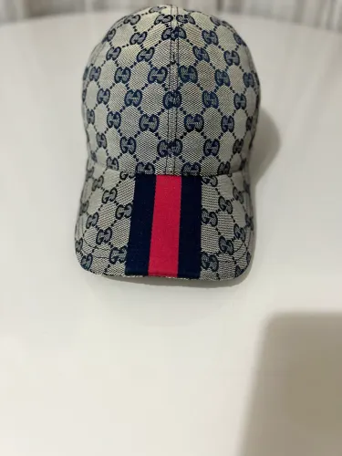 Boné Gucci gg faixa frontal 