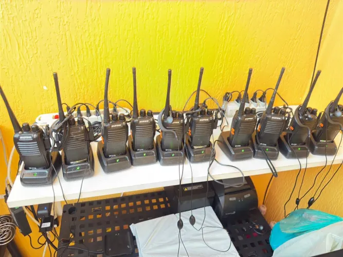 10 Rádios comunicadores portáteis! <br>
