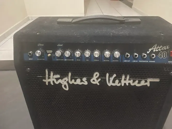Amplificador  Hughes & Kettner Attax 40w