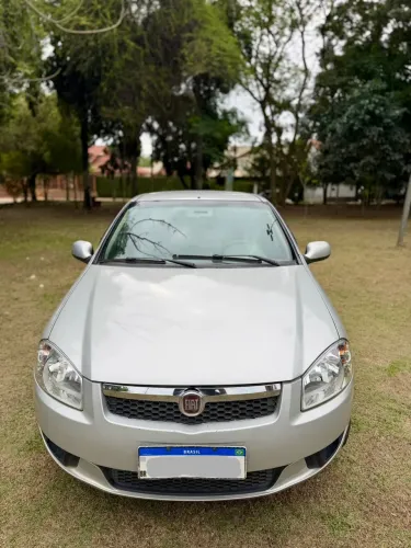 Fiat Siena Essence 1.6 Flex 16V 4P 2012