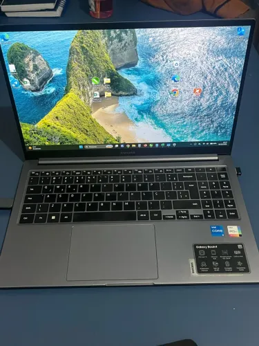 Samsung Galaxy Book4 Core i5 13ª Geração - 8GB RAM / SSD 256GB