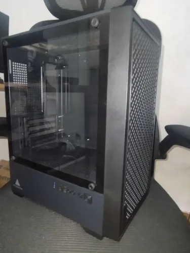Gabinete Pichau Gamer Mid Tower com Vidro Temperado e Frente Mesh