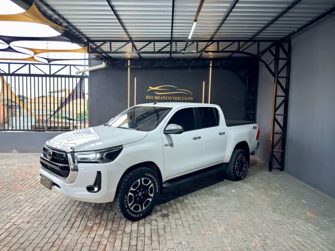 Toyota Hilux CD SRX 4X4 2.8 TDI 16V Diesel Aut. 2023