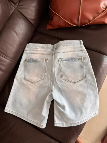 Vendo um lindo short jeans, marca tricô
