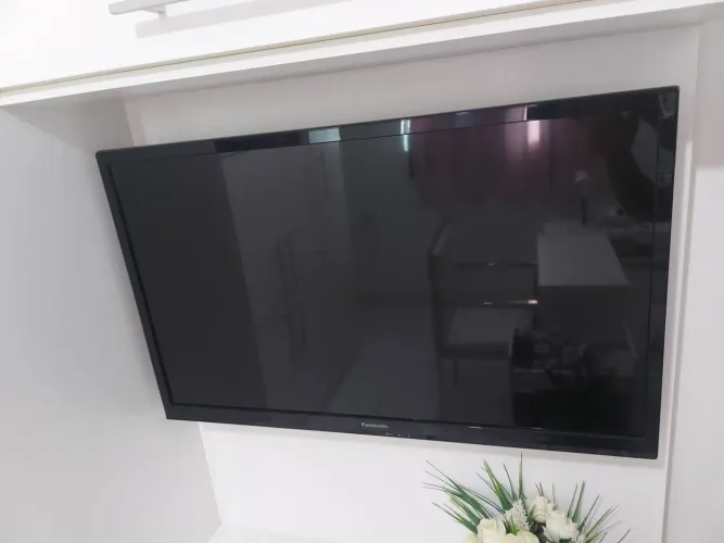 TV não é smart 32 polegada 450 reais pegando perfeitamente 