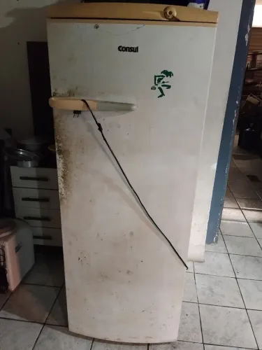 Geladeira para retirada de peças