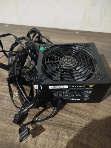 Fonta Duex de 500W PFC ativo e 80 plus bronze semi nova.