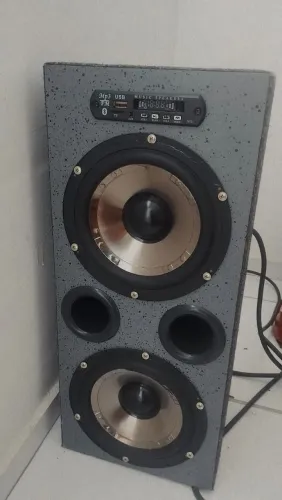 Caixa de som montada 400 w de potência 