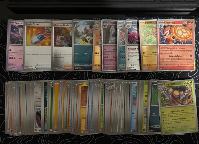 100 Cartas Pokemon com 10 holográficas