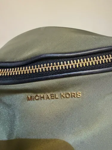 Pochete Michael Kors verde militar