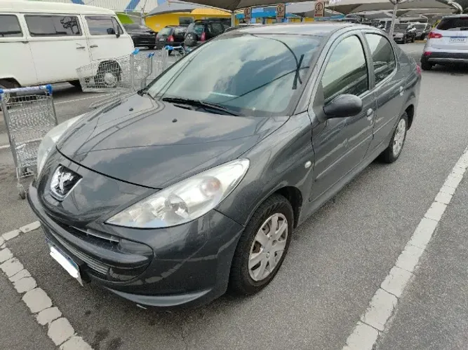 Peugeot 207 Sedan Passion XR 1.4 Flex 8V 4P 2013