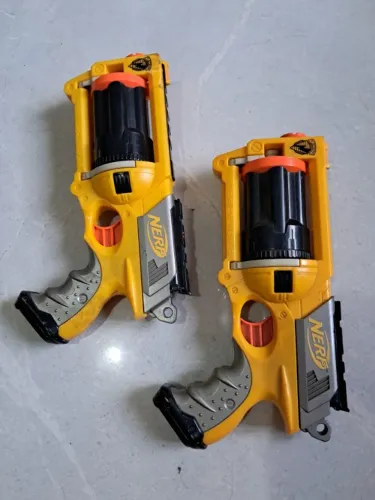  Kit com 2 Nerf N-Strike Maverick REV-6